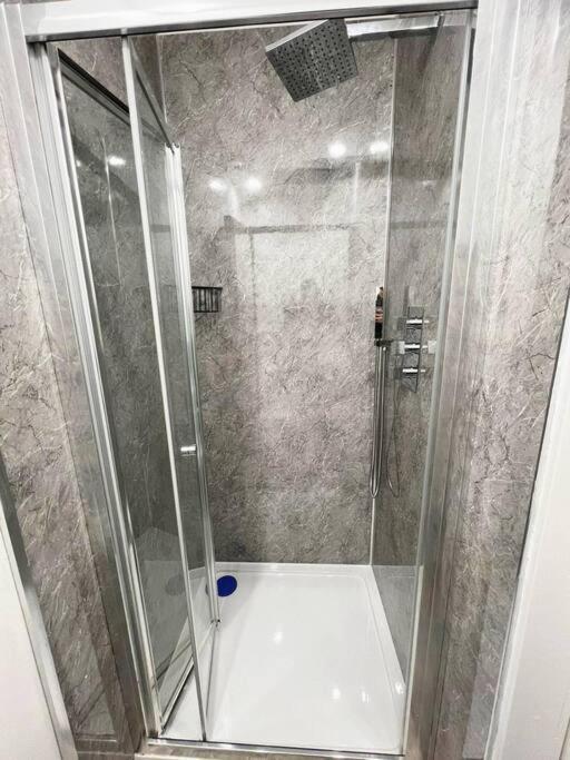 Shared House In Inverness 인버네스 외부 사진