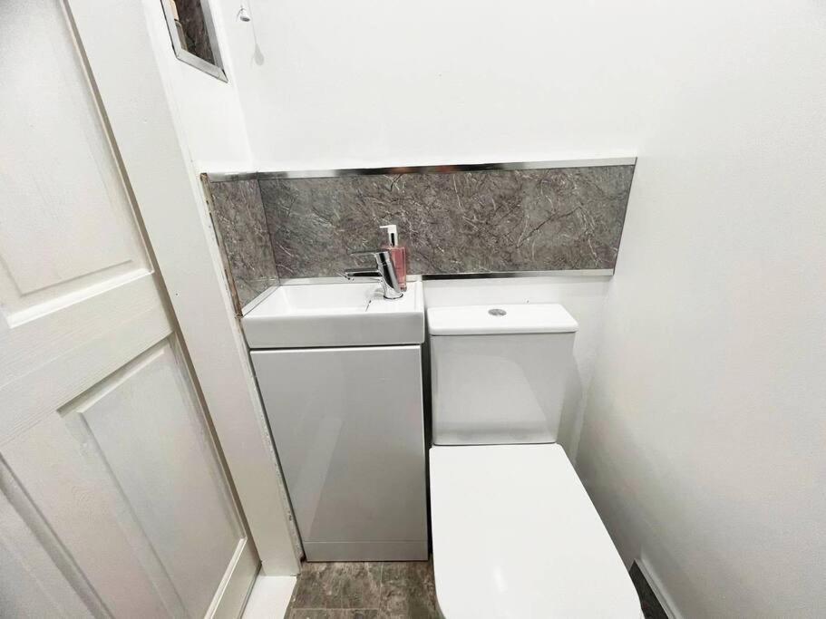 Shared House In Inverness 인버네스 외부 사진